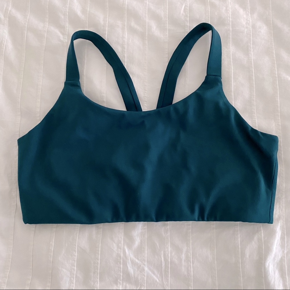 Girlfriend Collective Lou V-back sports bra, size M, color Globe